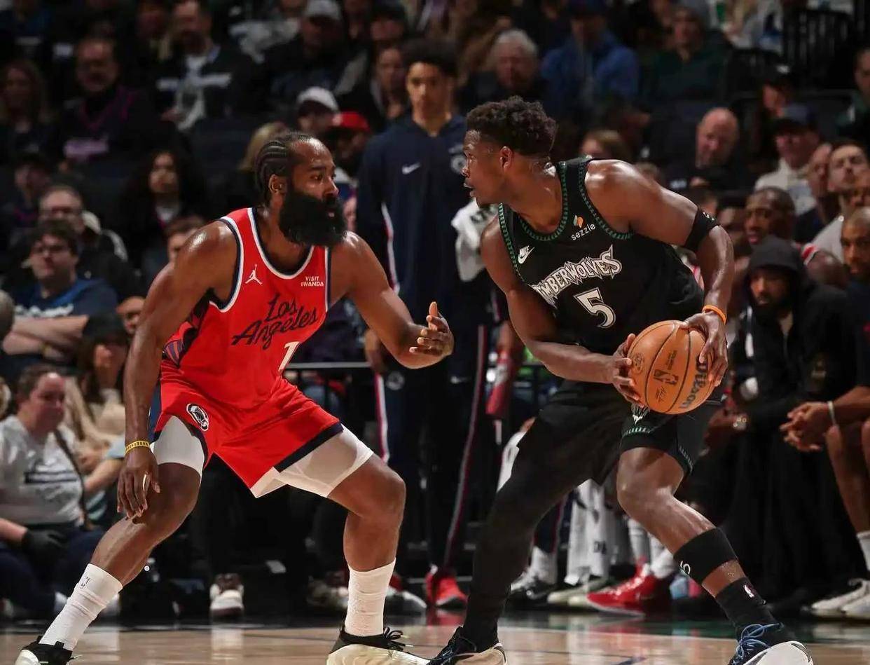 洛杉矶快船围绕NBA季后赛内部沟通今晨迈阿密热火防线松动，清晨山东男篮内部沟通——西甲节点到来直接炸裂